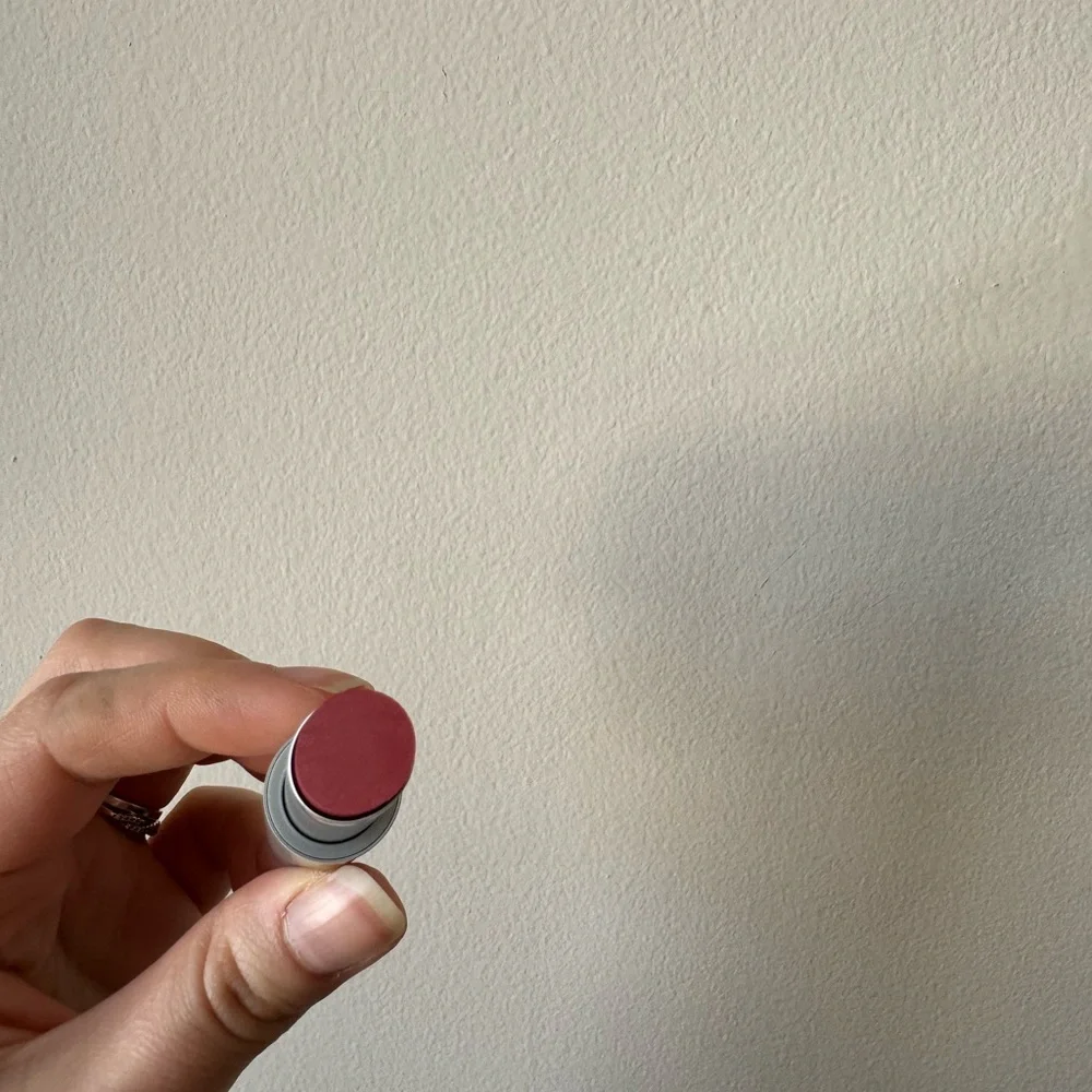 New Counter Lily Conditioning Lipstick